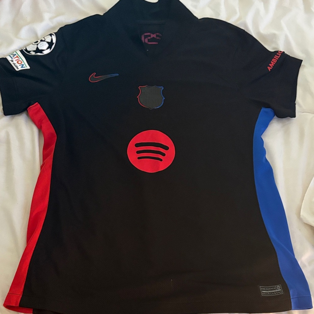 Women’s Gavi #6 FC Barcelona Black Red Soccer Jersey - Picture 3 of 8